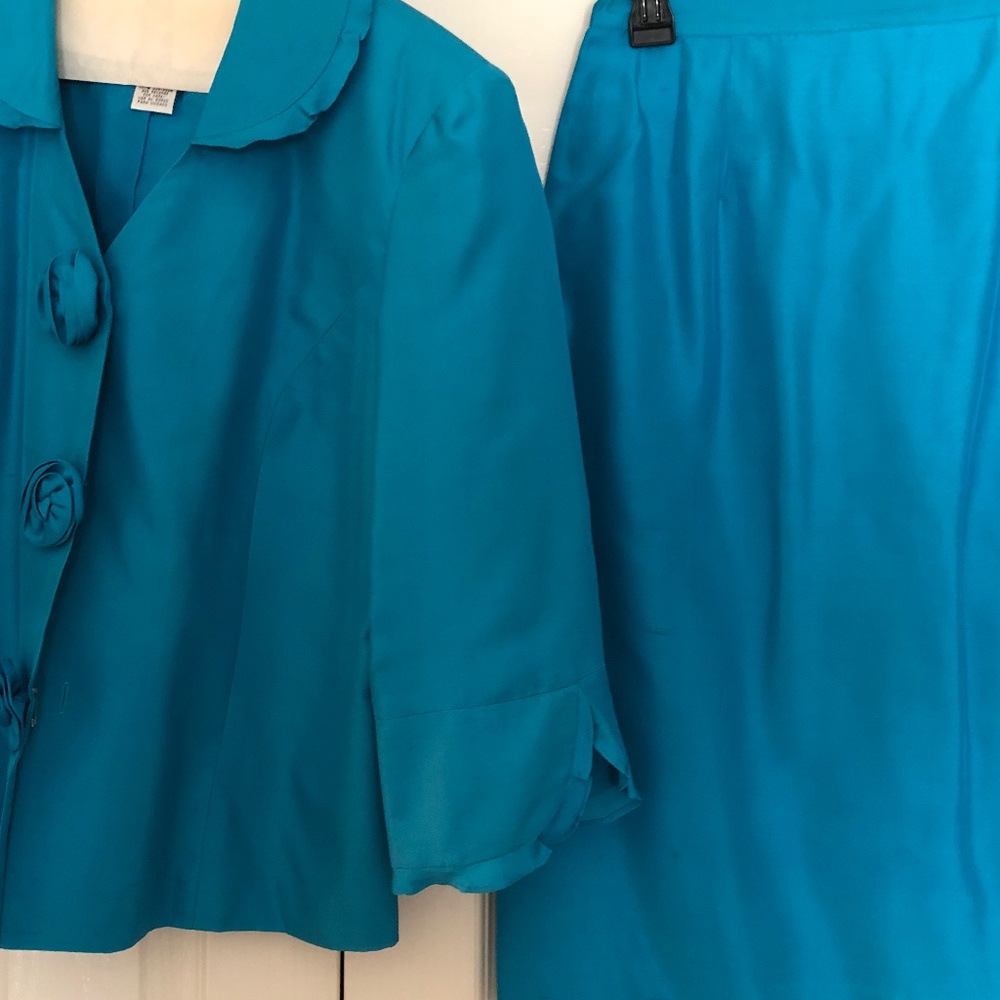 Ladies skirt and blouse set